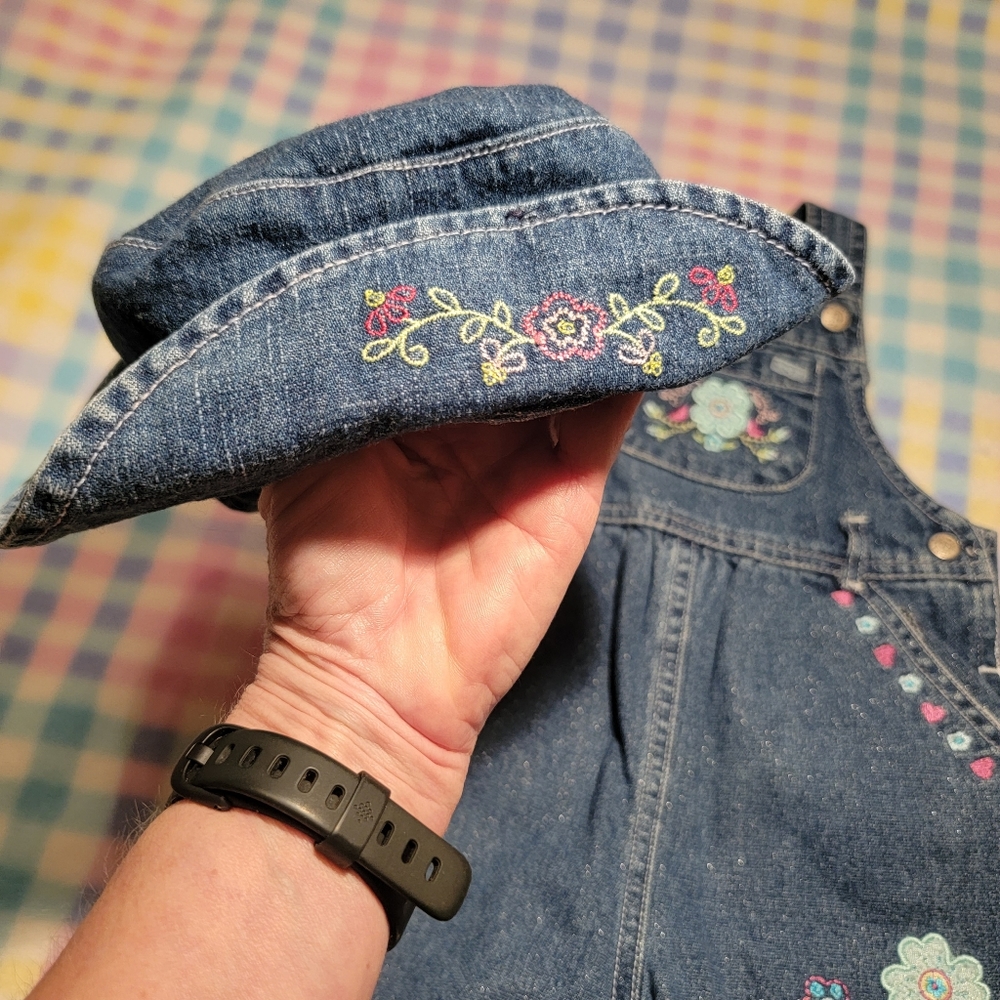 ALEXIS JEANS 🌺 Sweet Little Denim Floral Embroidered Blue Jean Flip Hat 12M